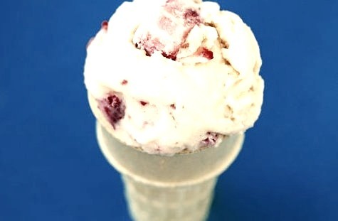 Recipe: White Chocolate & Strawberry Ice Cream